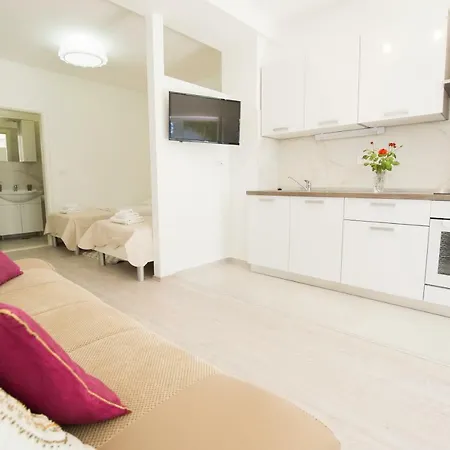Apartamento Neyra 2 *