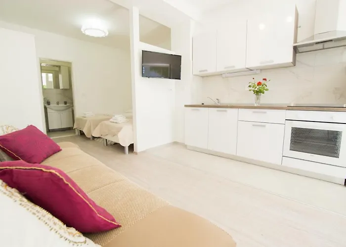 Apartman Neyra 2 *