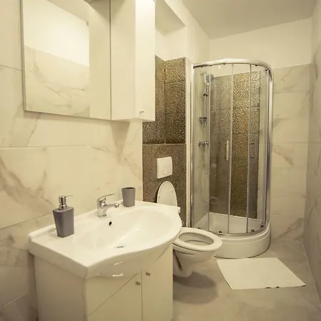 Neyra 2 Apartment Split